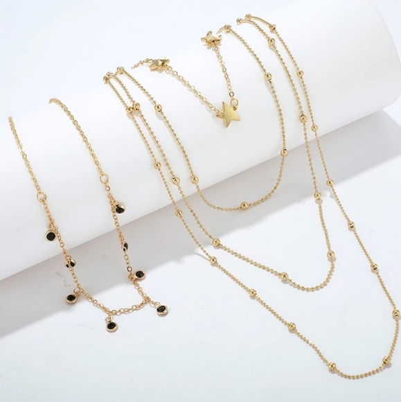 *Sally* Black Stone Star Necklace - Picture 4 of 4